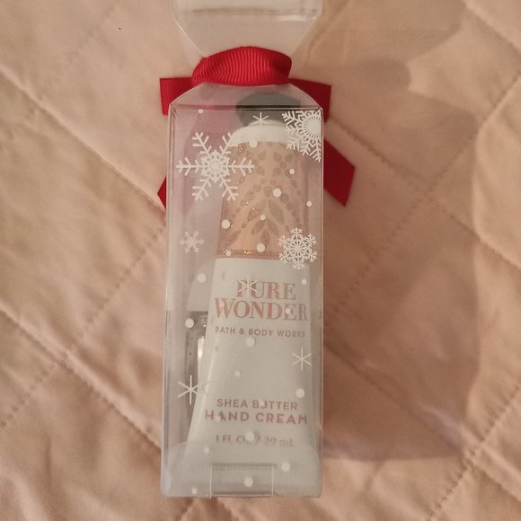 Bath & Body Works Pure Wonder Gift Set and Waikiki Beach Coconut Hand Cream - Picture 2 of 5